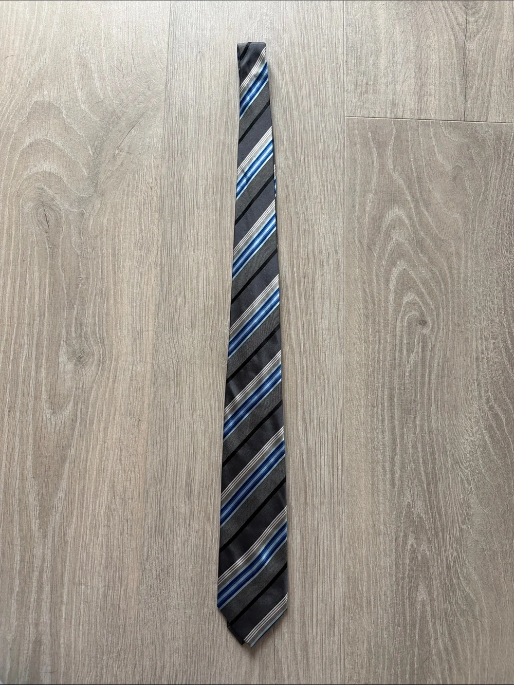 Geoffrey Beene Gray and Blue Striped Silk Tie